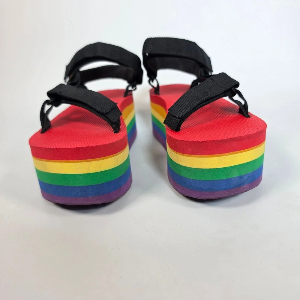 Teva X Tegan Sara Flatform Universal Pride Womens 6 Rainbow Platform Sandals